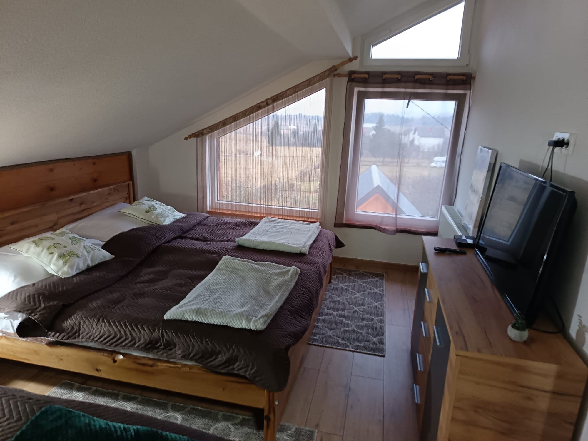 4) Potkrovlje: odmor duse i pogledi 16 16